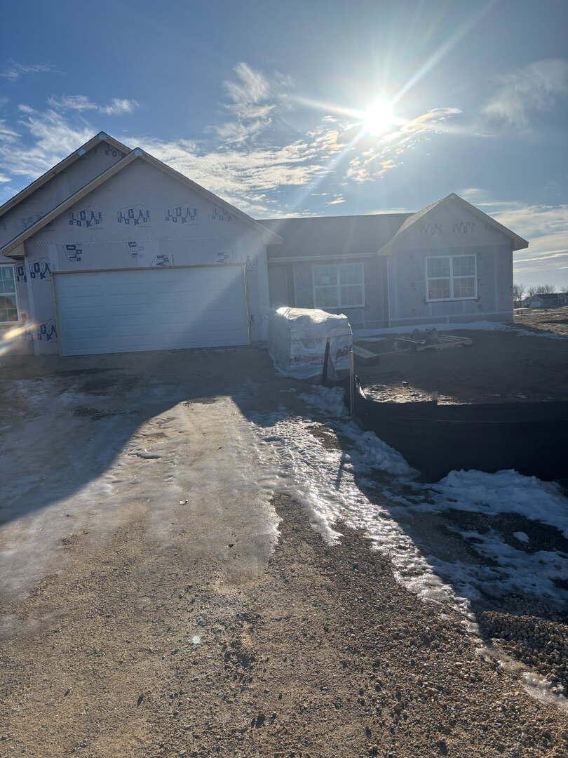 208 Autumnwood Ln., Davis Junction, IL 61020