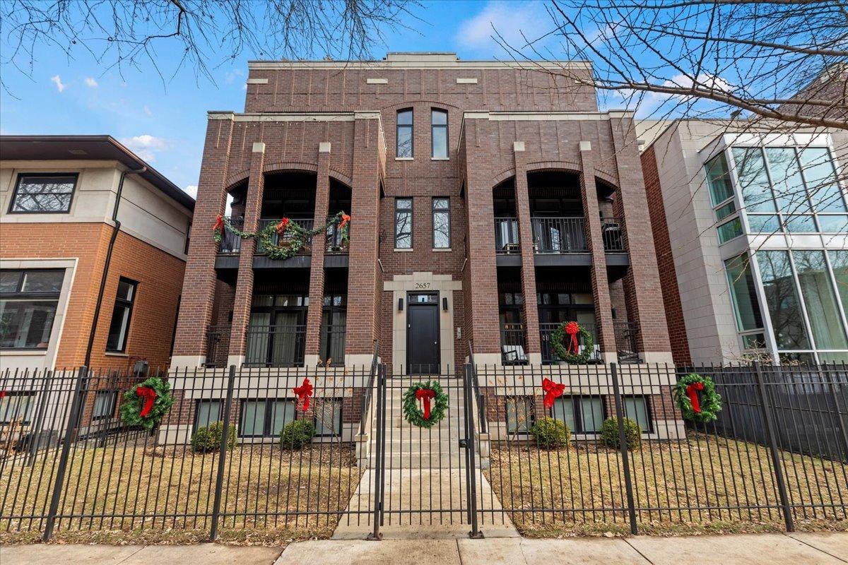 2657 N Bosworth Ave. #3S, Chicago, IL 60613
