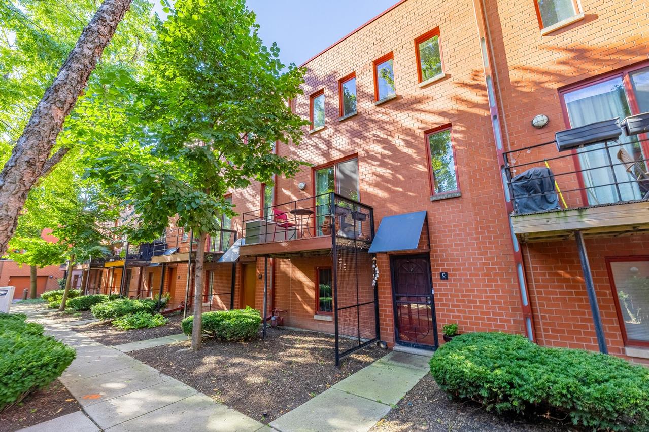 1200 S Federal St. #C, Chicago, IL 60605