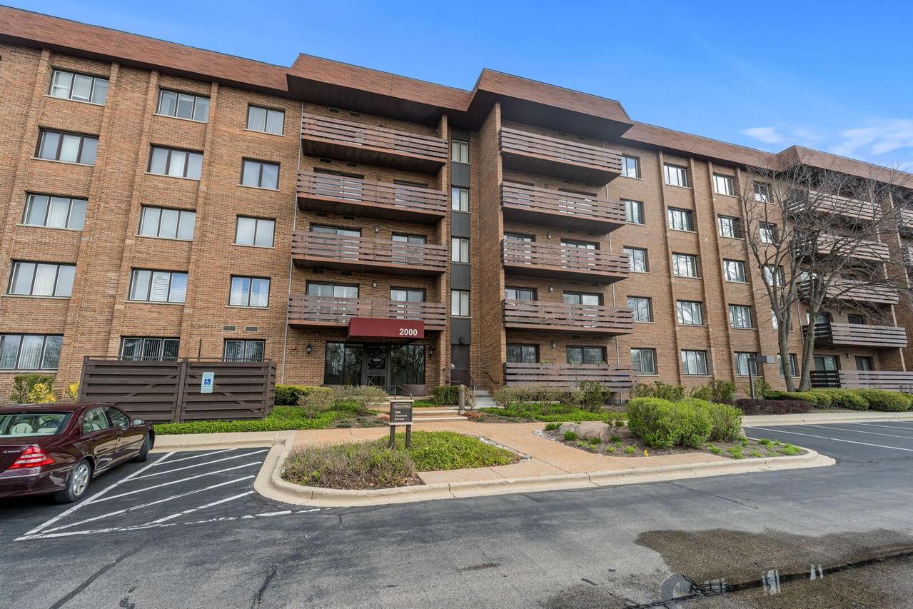 2000 Chestnut Ave. #507, Glenview, IL 60025