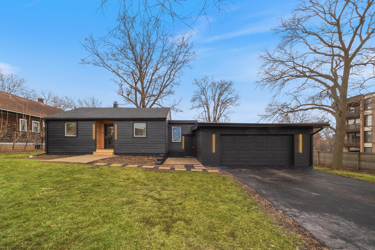 1809 Jefferson Ave., Glenview, IL 60025