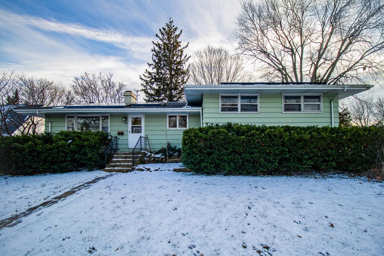 100 Warren Pl., Dekalb, IL 60115