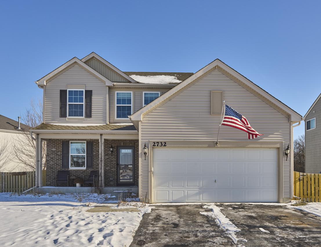 2732 Woodworth Ave., Woodstock, IL 60098