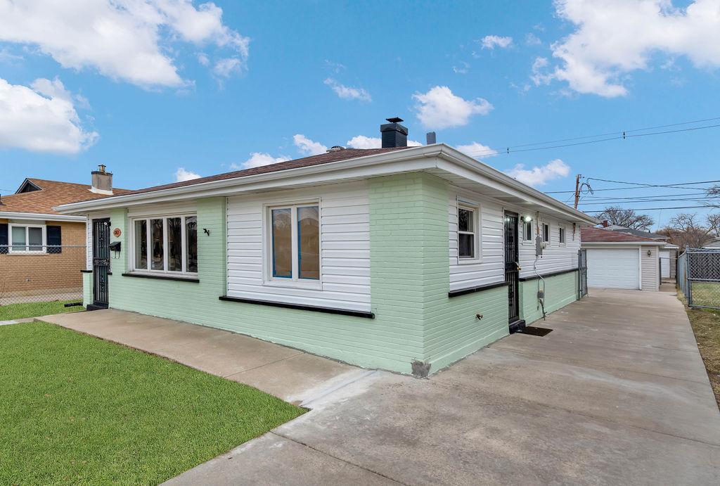 1263 Mackinaw Ave., Calumet City, IL 60409