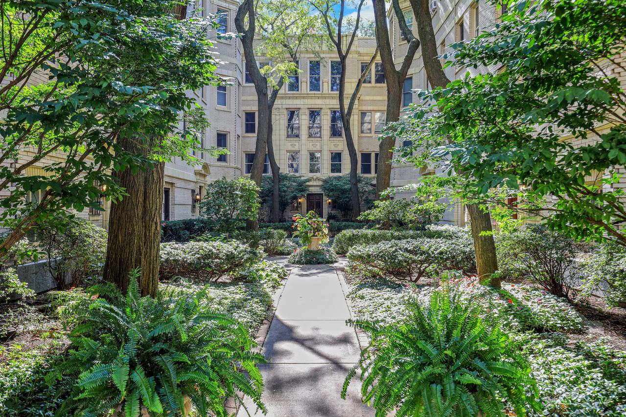 431 W Aldine Ave. #10, Chicago, IL 60657