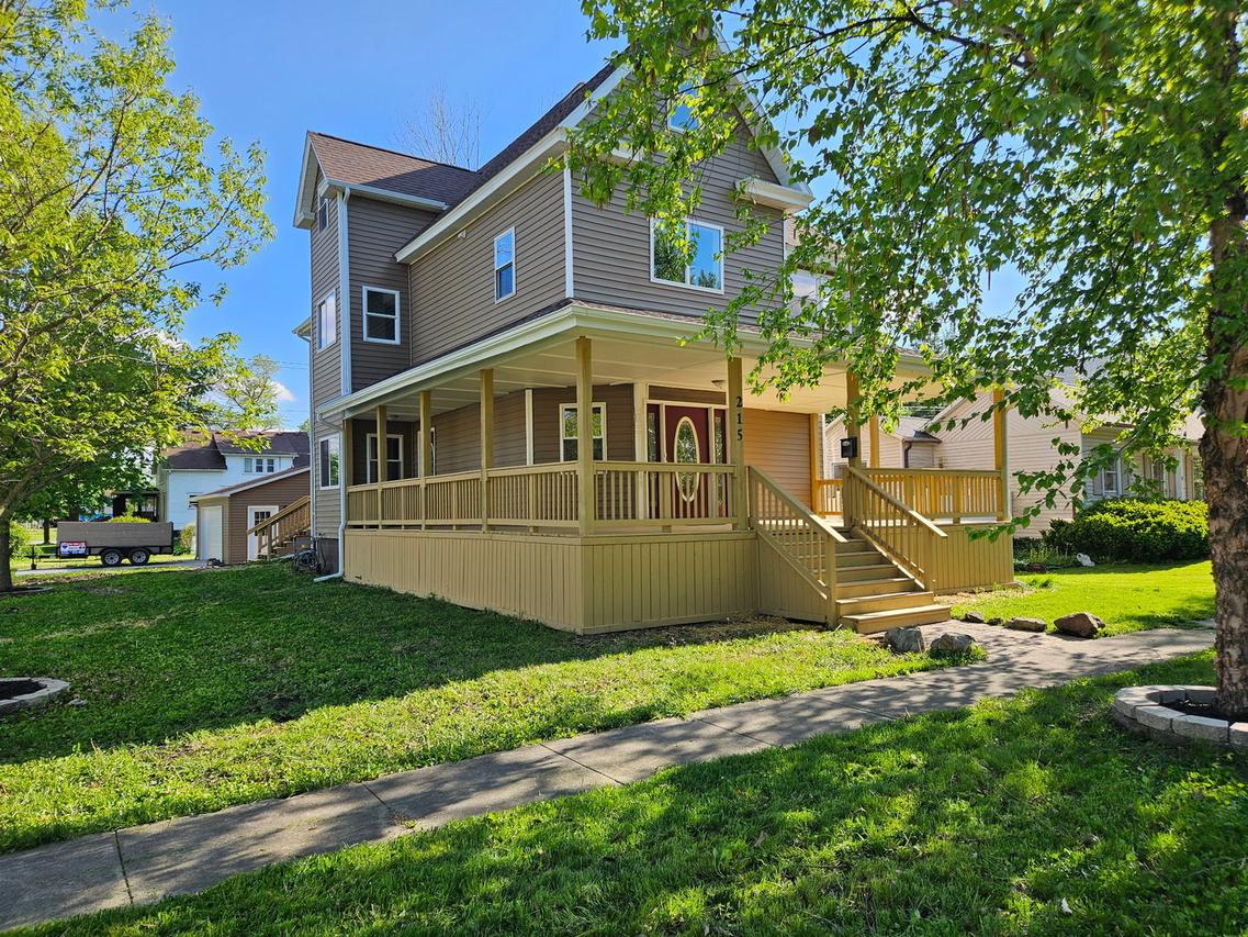 215 E Sale St., Tuscola, IL 61953