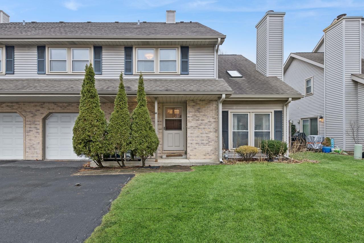 237 N Walnut St. #H, Bensenville, IL 60106