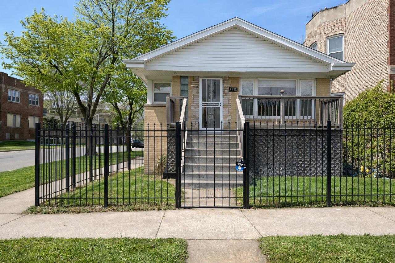 7758 S Burnham Ave., Chicago, IL 60649