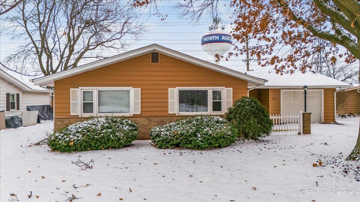 504 Princeton Dr., North Aurora, IL 60542