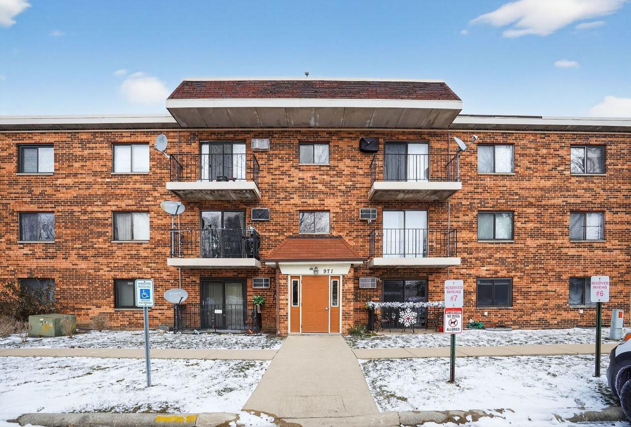 971 N Rohlwing Rd. #G-B, Addison, IL 60101