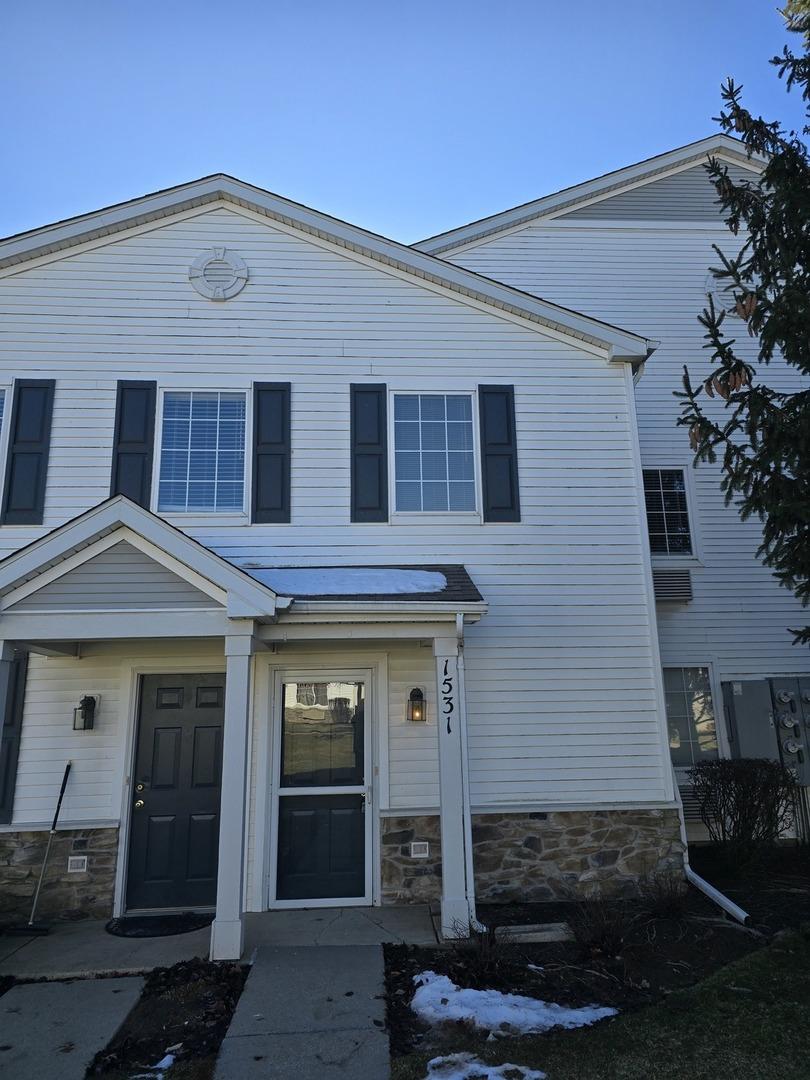 1531 Silverstone Dr., Carpentersville, IL 60110
