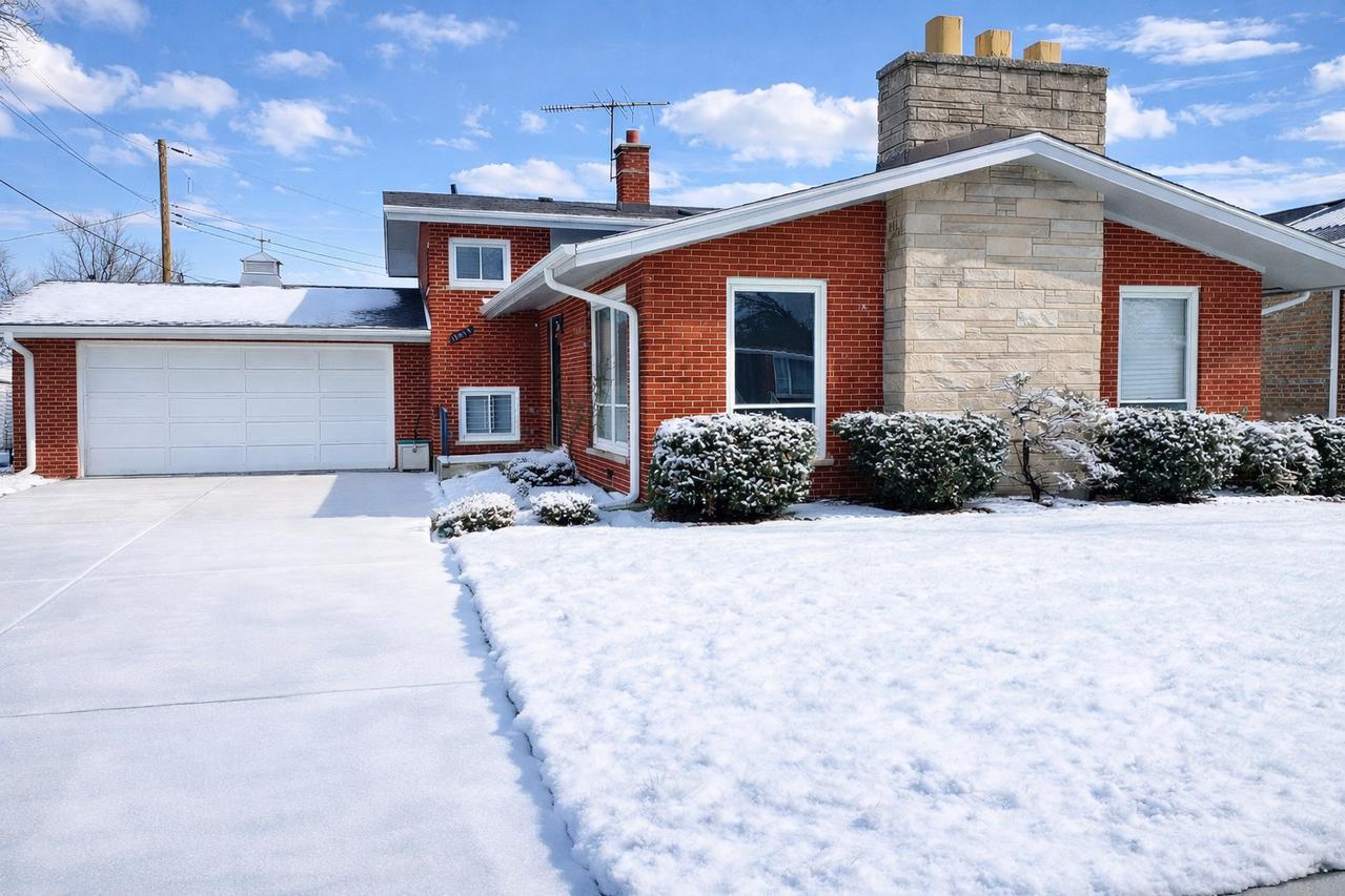 15635 Minerva Ave., Dolton, IL 60419