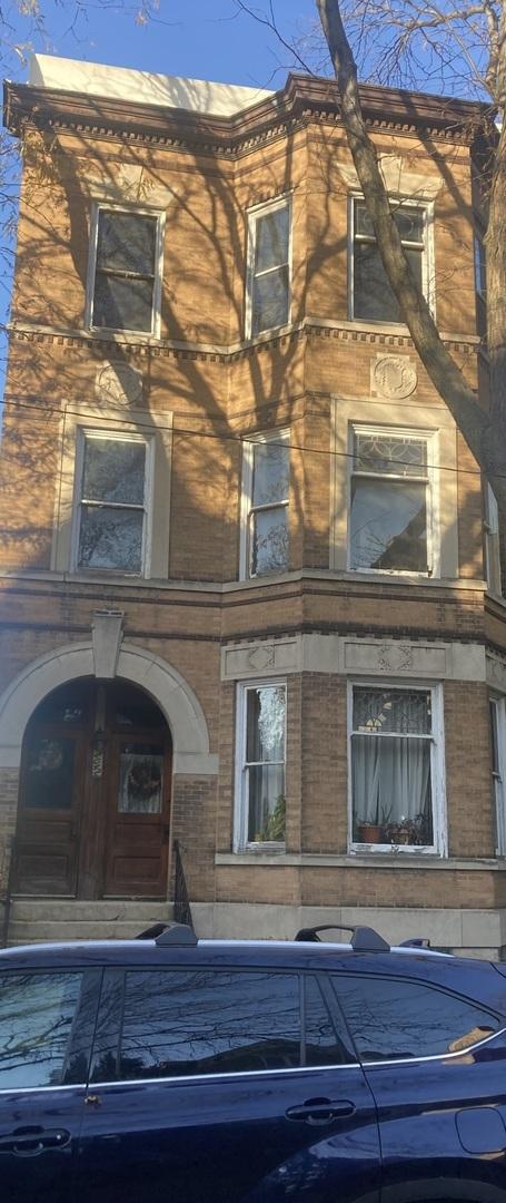 2042 W Walton St., Chicago, IL 60622
