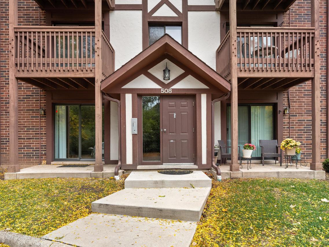 508 Taylor Ave. #A, Glen Ellyn, IL 60137