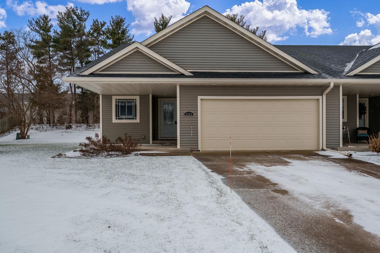 5788 Jackies Dr., Loves Park, IL 61111