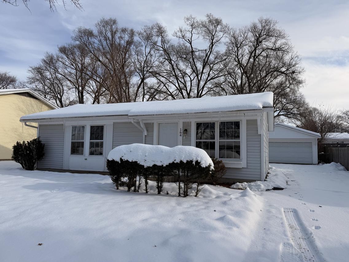 164 Galewood Dr., Bolingbrook, IL 60440