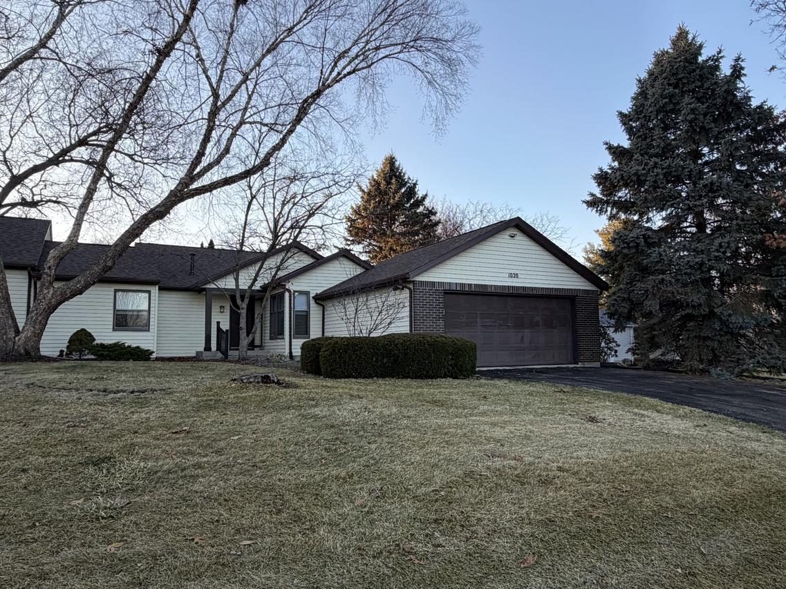 1020 Bertram Dr. #17-1, Freeport, IL 61032