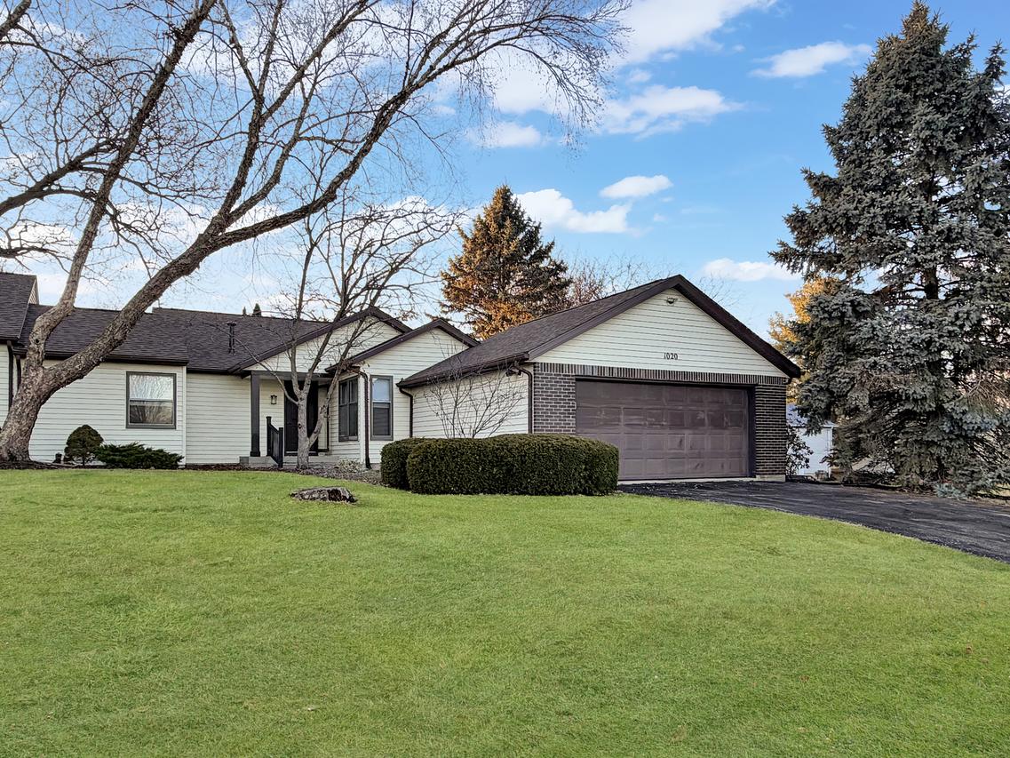 1020 Bertram Dr. #17-1, Freeport, IL 61032