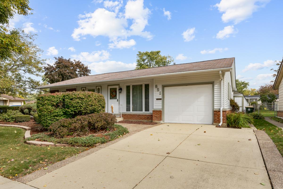 851 Crest Ave., Elk Grove Village, IL 60007