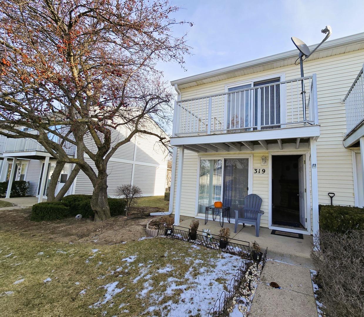 319 Meadow Green Ln., Round Lake Beach, IL 60073