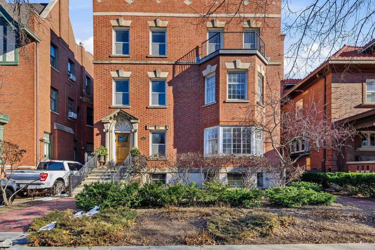 4933 S Woodlawn Ave., Chicago, IL 60615