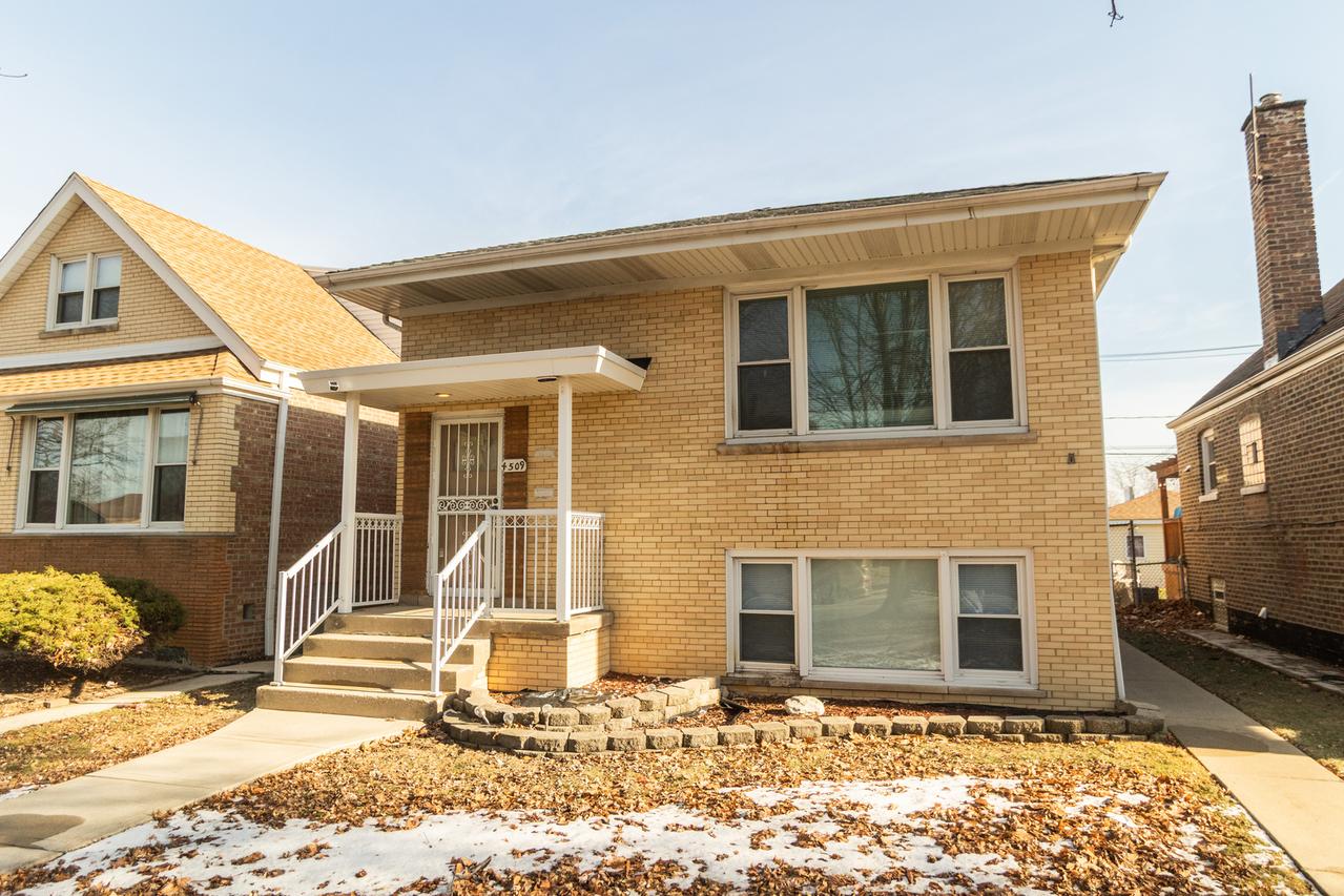4509 S Komensky Ave., Chicago, IL 60632