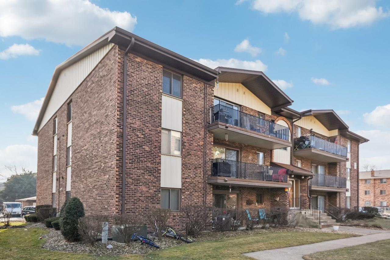 13919 James Dr. #904, Crestwood, IL 60418