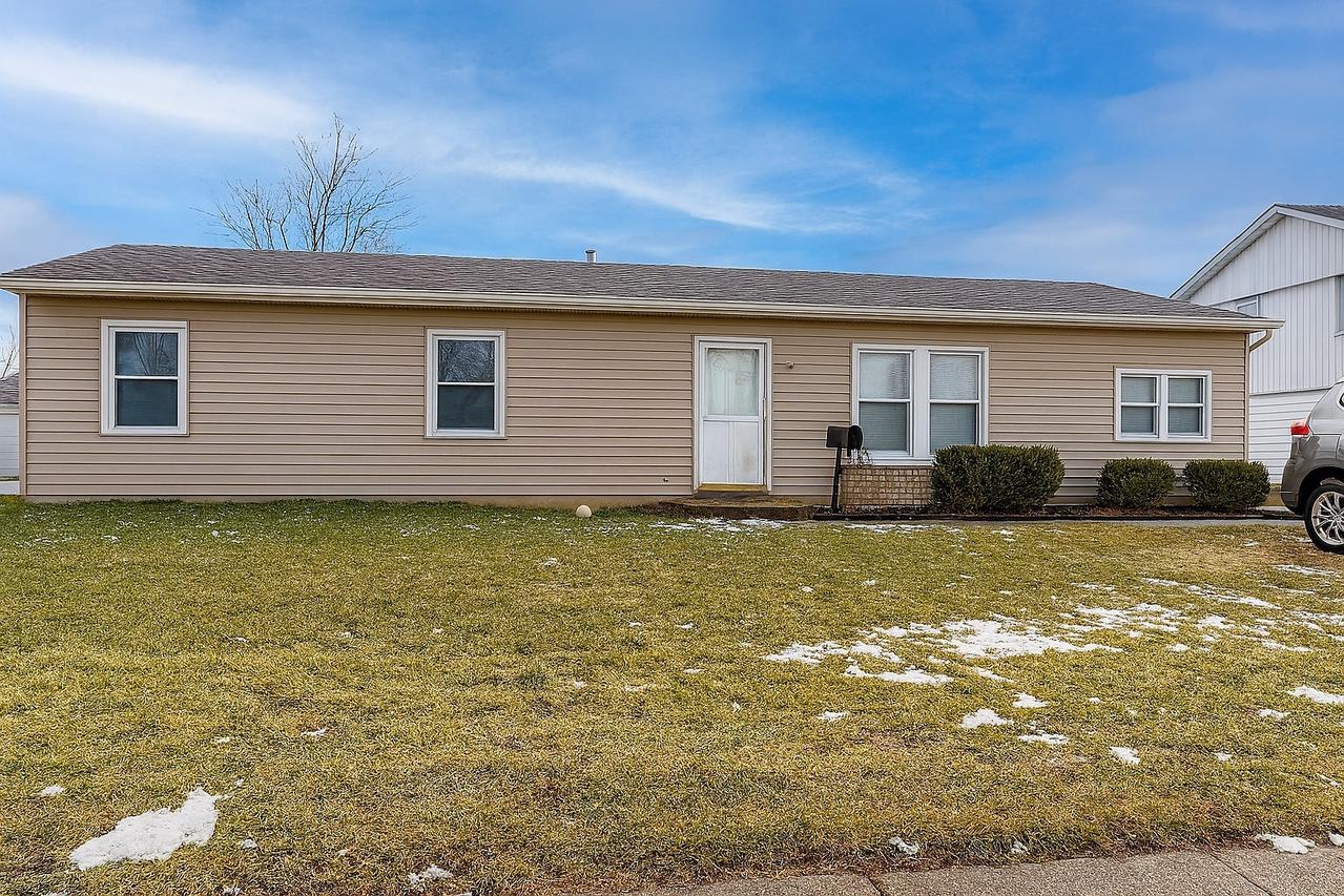 221 Gordon Ave., Romeoville, IL 60446