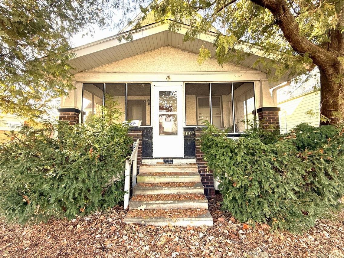 1007 Low St., Bloomington, IL 61701