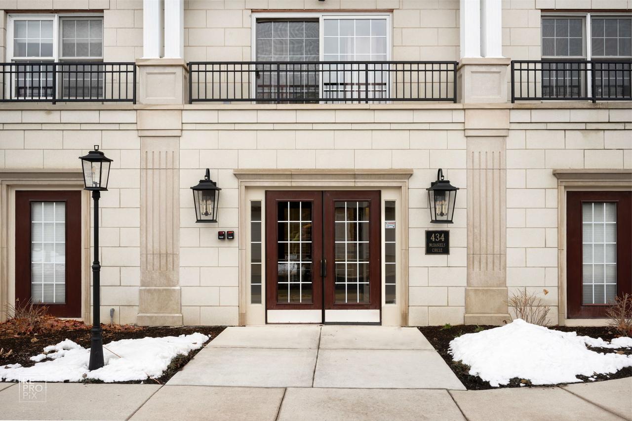 [Address Hidden by Seller], Clarendon Hills, IL 60514