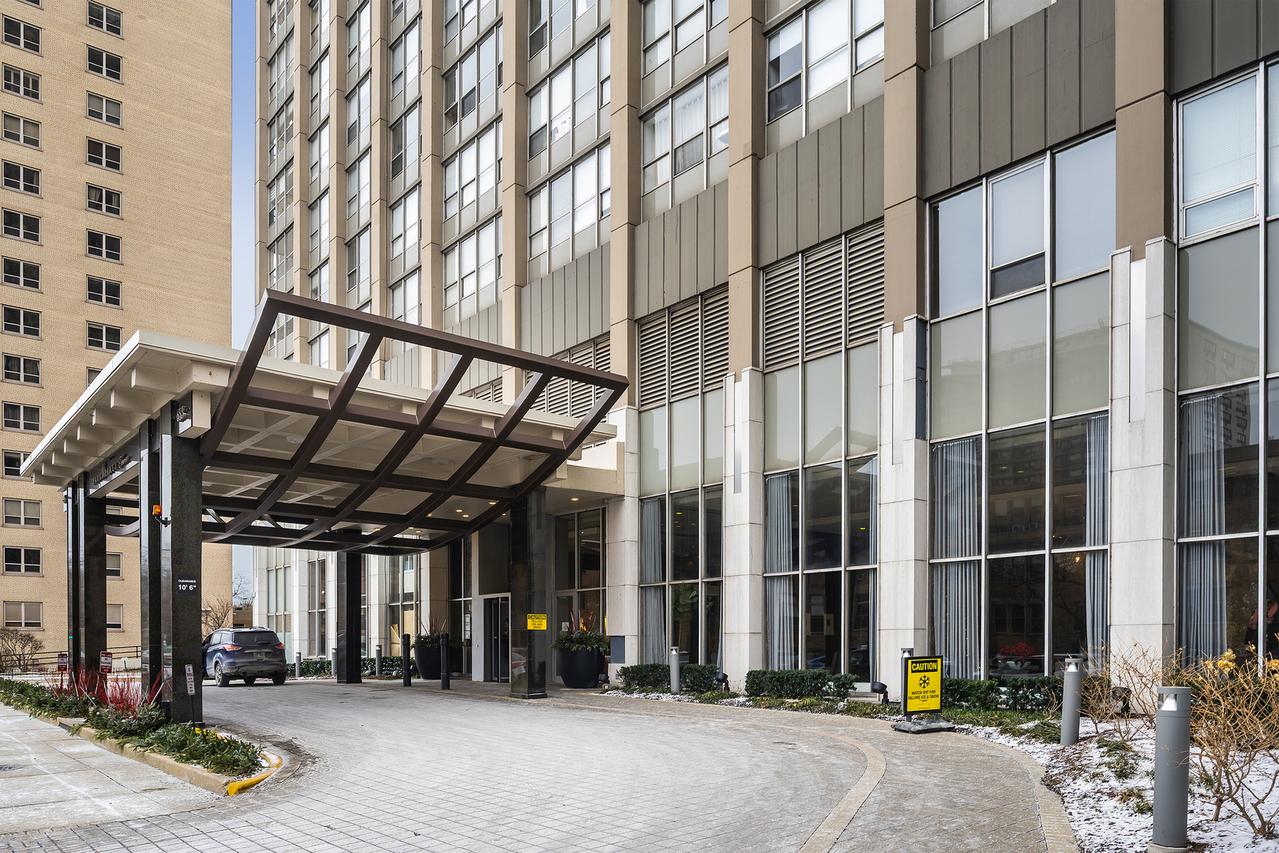 655 W Irving Park Rd. #3706, Chicago, IL 60613