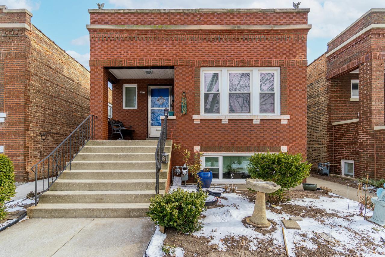 3441 Gunderson Ave., Berwyn, IL 60402