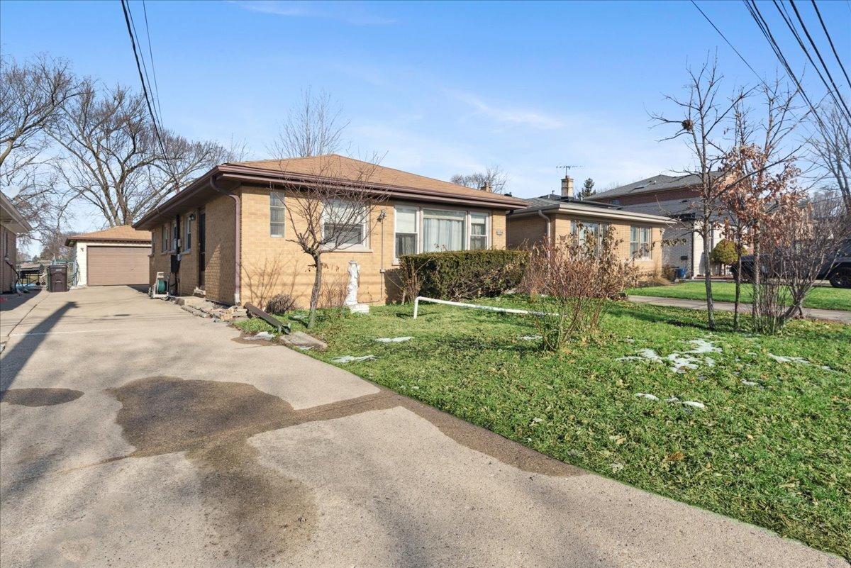 4506 Main St., Skokie, IL 60076