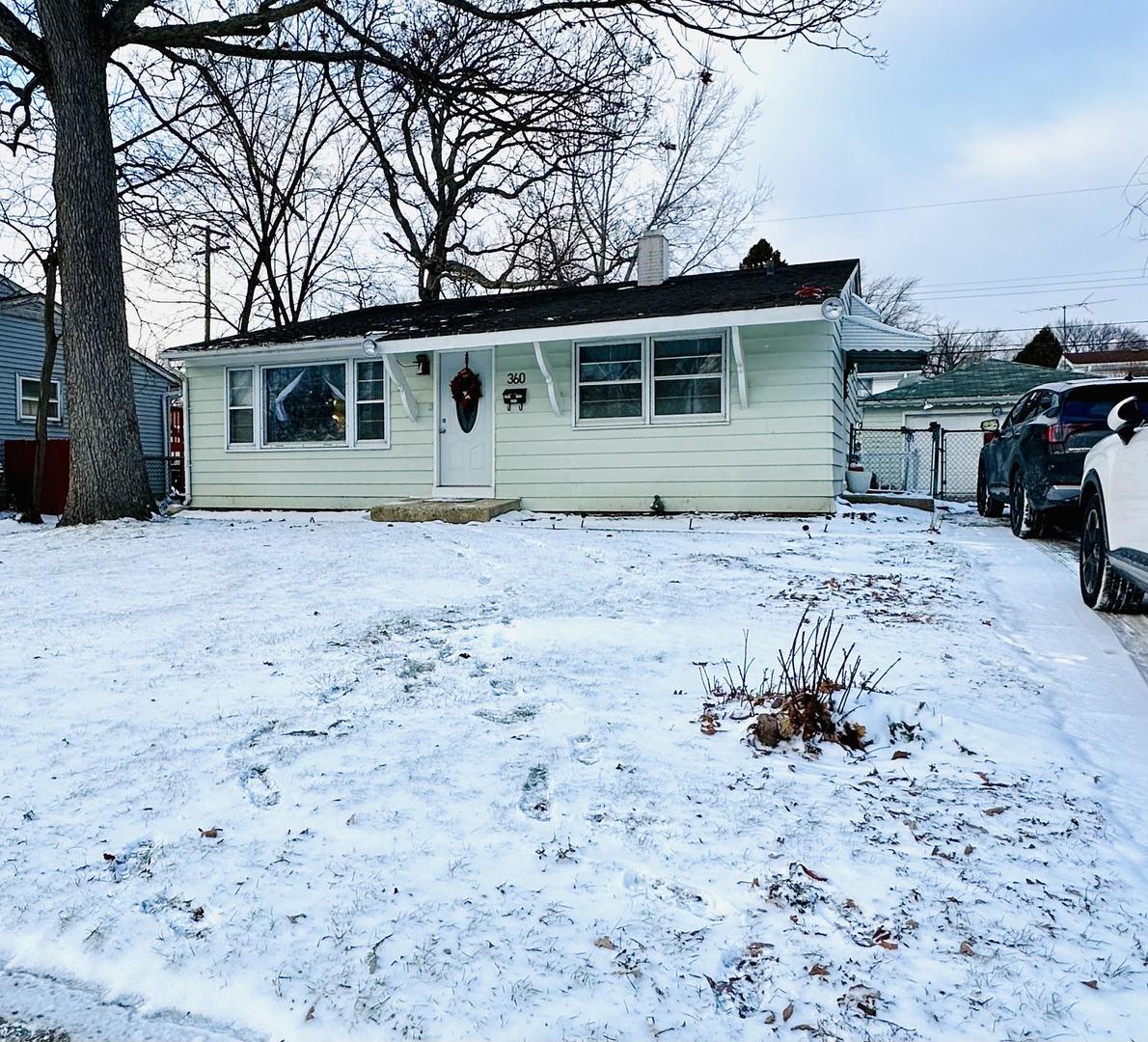 360 Tee Ln., Carpentersville, IL 60110