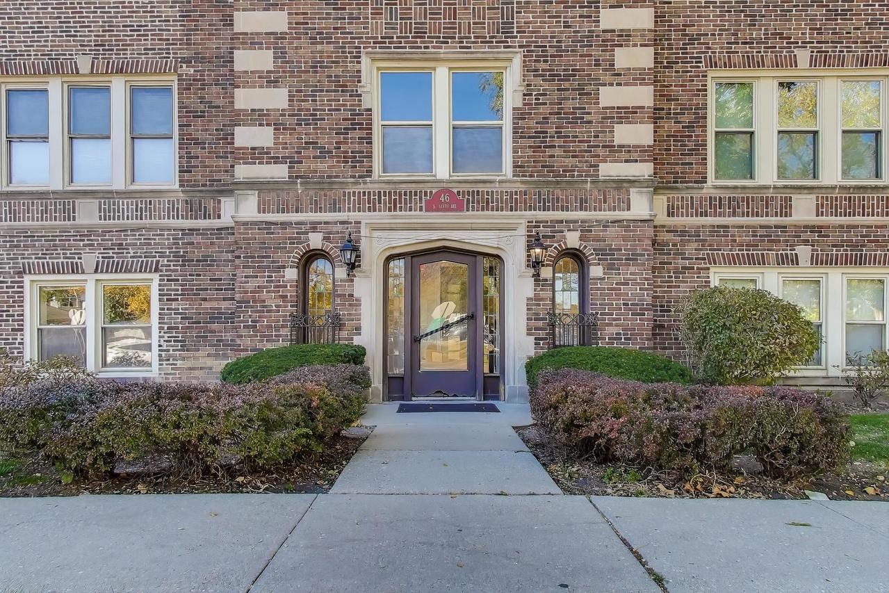 46 6th Ave. #GJ, La Grange, IL 60525