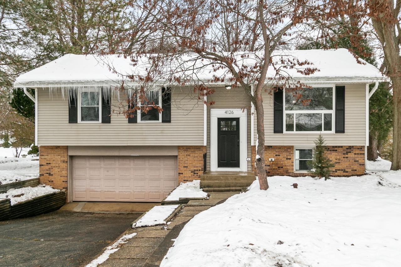 4126 Wildwood Dr., Crystal Lake, IL 60014