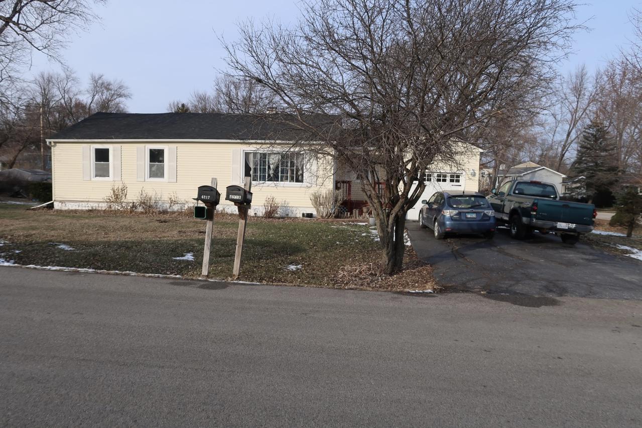 4218 Parkway Ave., Mchenry, IL 60050