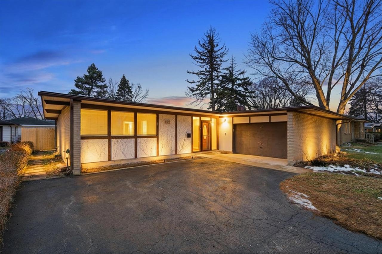 255 E 170th St., South Holland, IL 60473