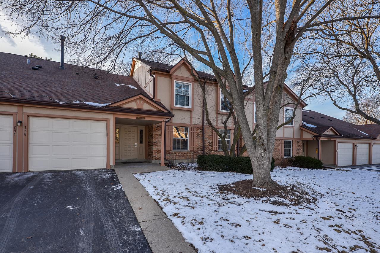 252 Appletree Ct., Buffalo Grove, IL 60089