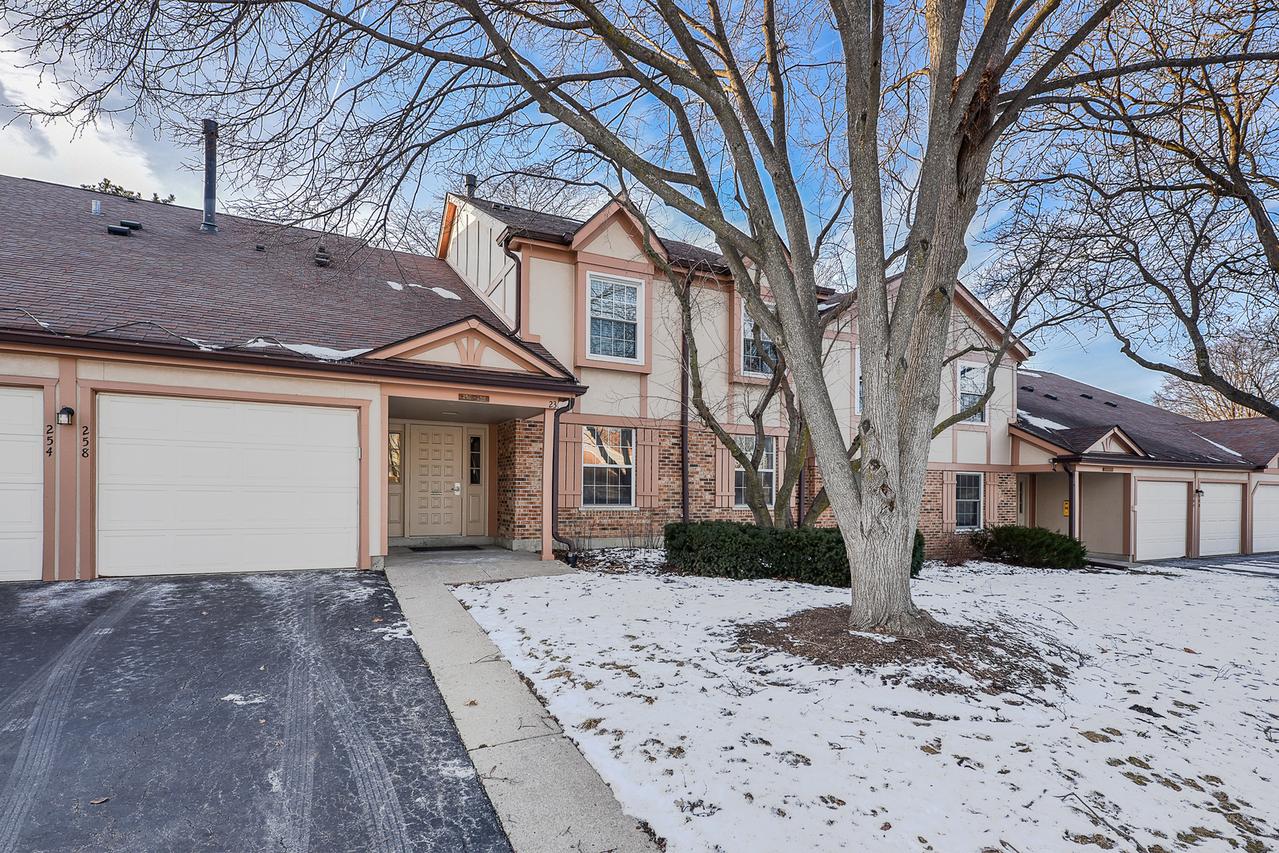 252 Appletree Ct., Buffalo Grove, IL 60089
