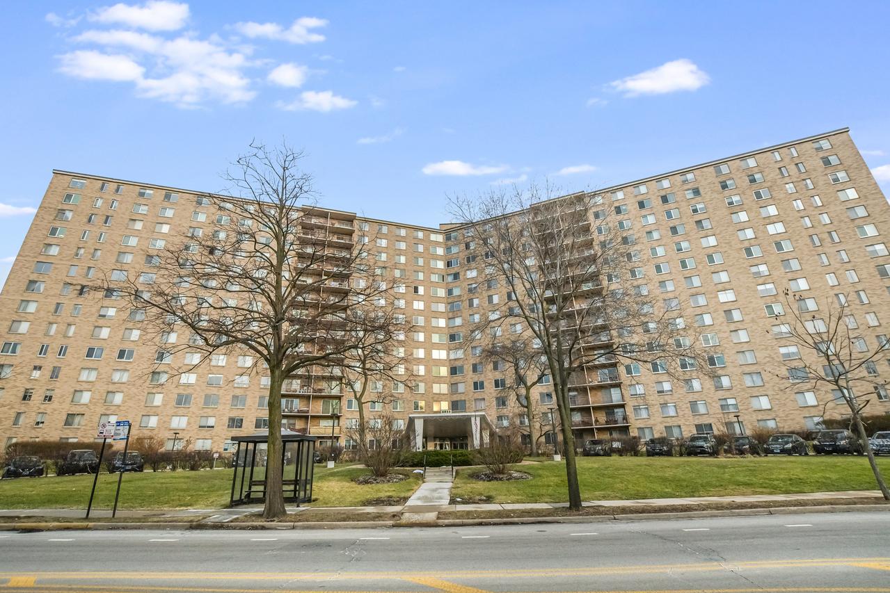 6833 N Kedzie Ave. #1006, Chicago, IL 60645