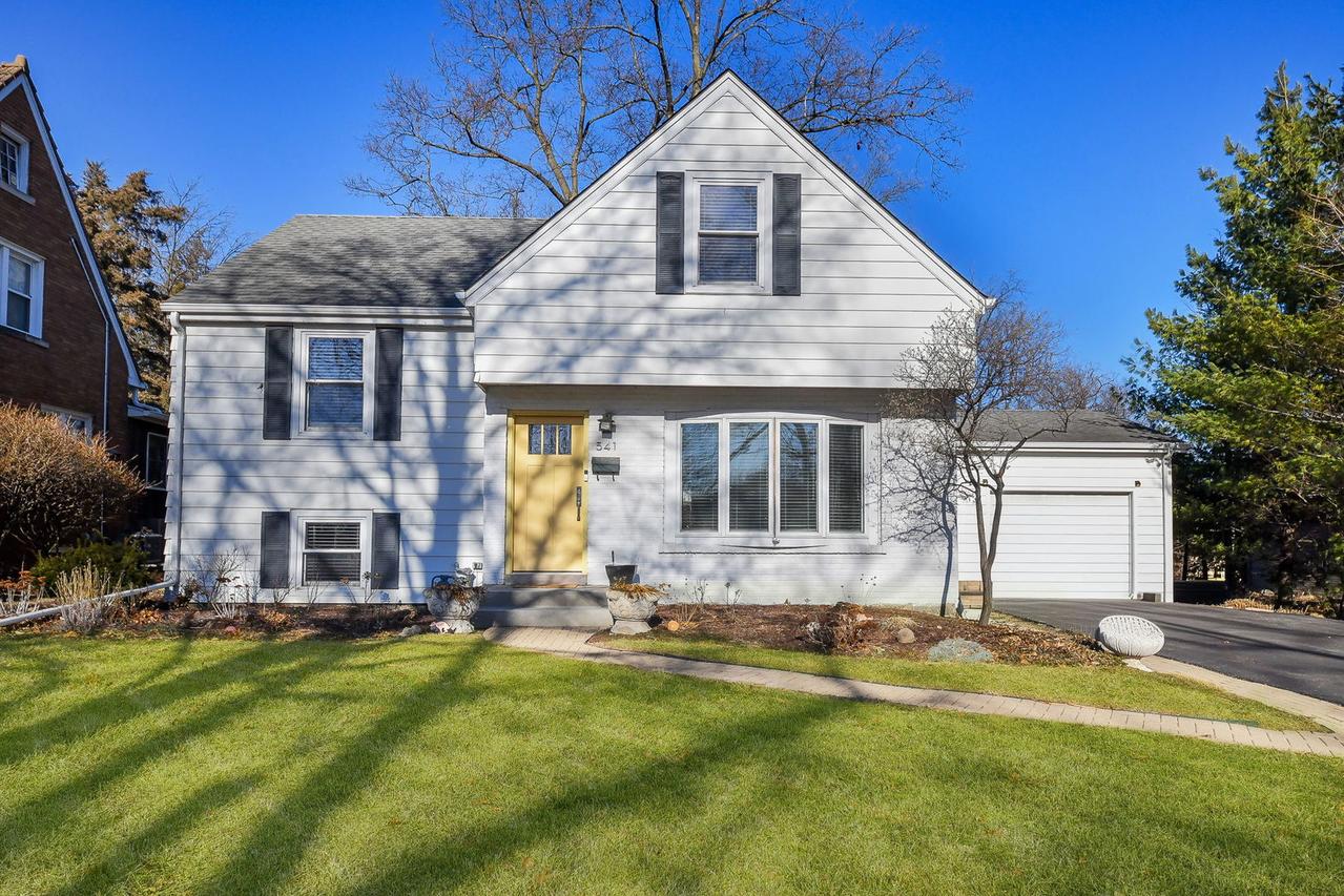 541 Park Row, Glen Ellyn, IL 60137
