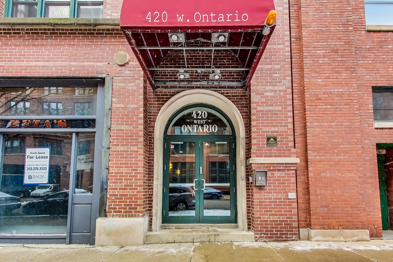 420 W Ontario St. #305, Chicago, IL 60654