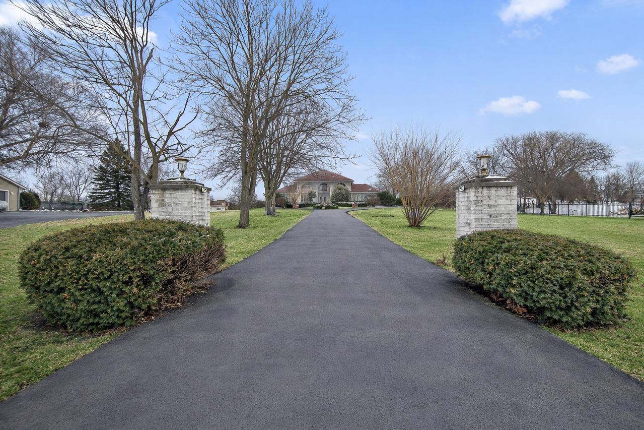 13335 Silver Fox Dr., Lemont, IL 60439