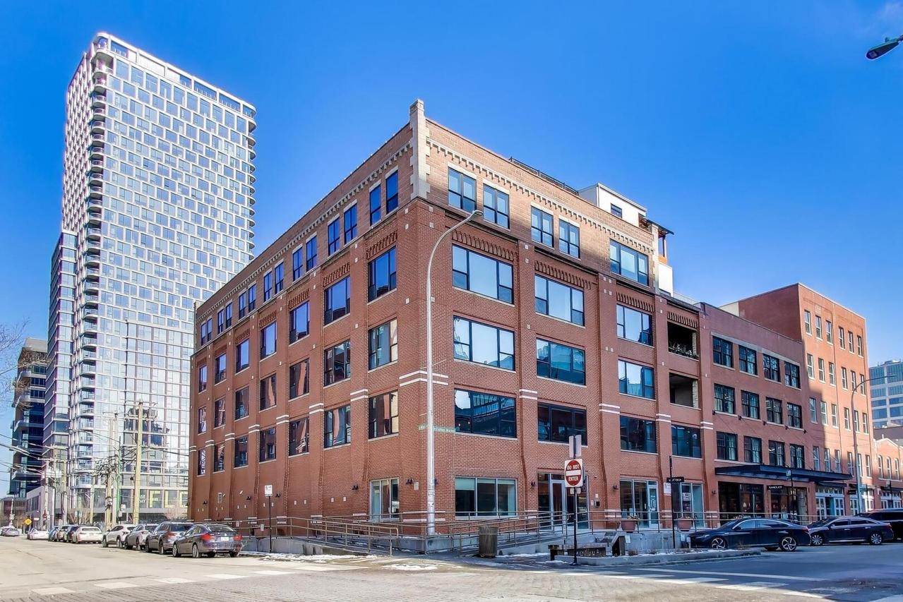 1118 W Fulton St. #201, Chicago, IL 60607