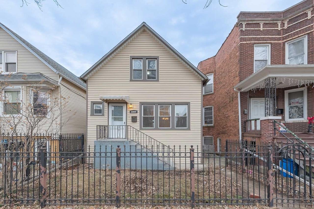 2633 N Springfield Ave., Chicago, IL 60647