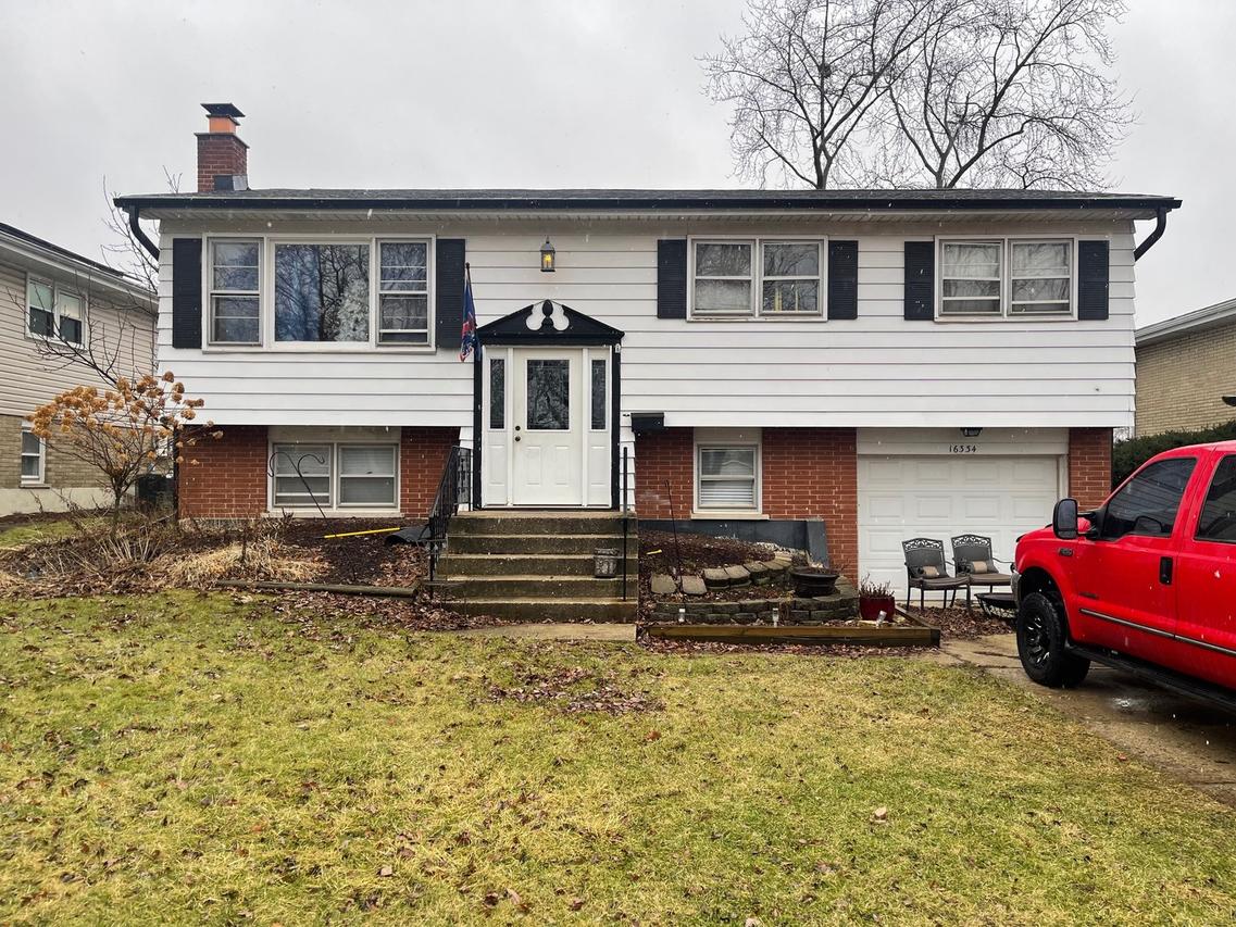 16334 Ridgeland Ave., Tinley Park, IL 60477