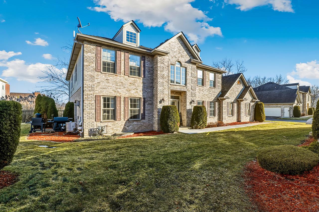 18423 Stonecreek Dr., Hazel Crest, IL 60429