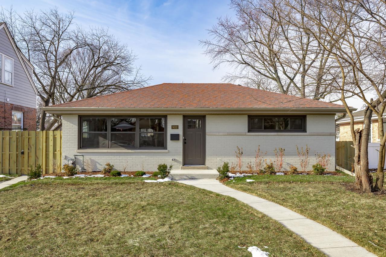 9032 Luna Ave., Morton Grove, IL 60053