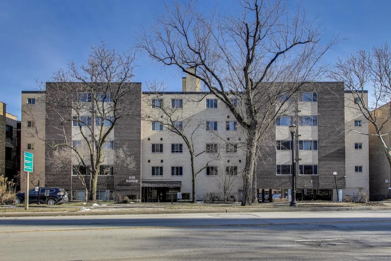 835 Ridge Ave. #205, Evanston, IL 60202